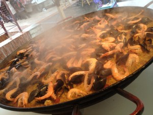 I did not see anyone buying this paella but when we came out of the museum at noon his place was closed down. 